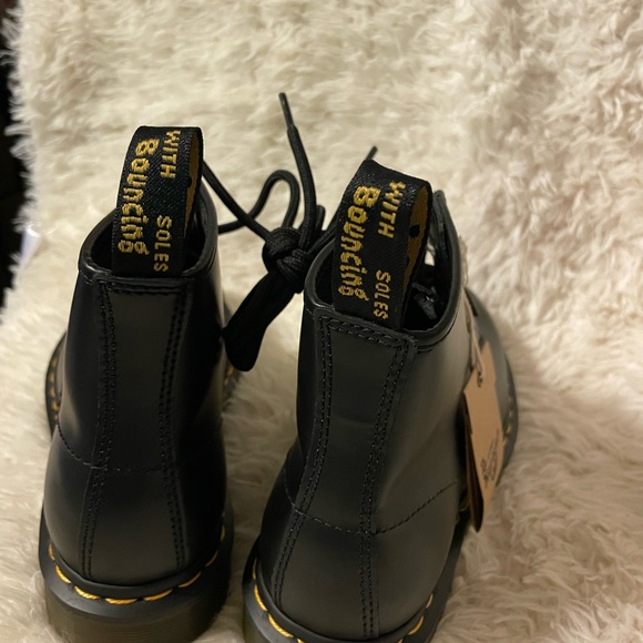 Dr. Martens 101 SMOOTH LEATHER ANKLE BOOTS - Picture 3 of 6